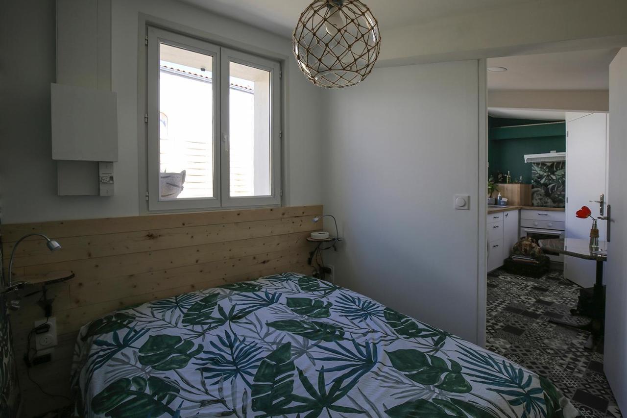 Le Gite Vert Saint-Germain-de-Lusignan Eksteriør billede